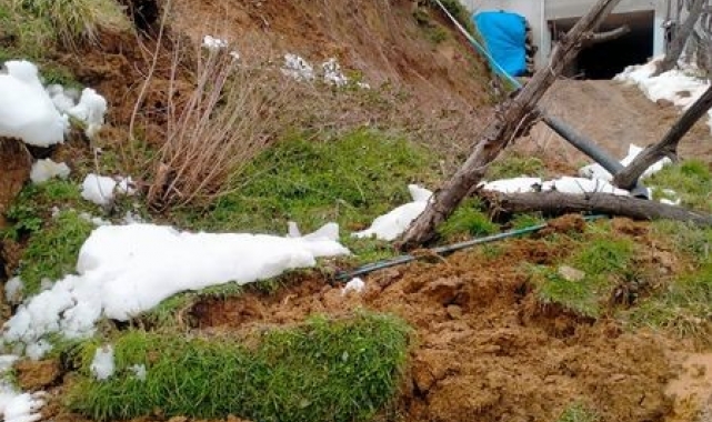 Kastamonu'da kar suları heyelana sebep oldu
