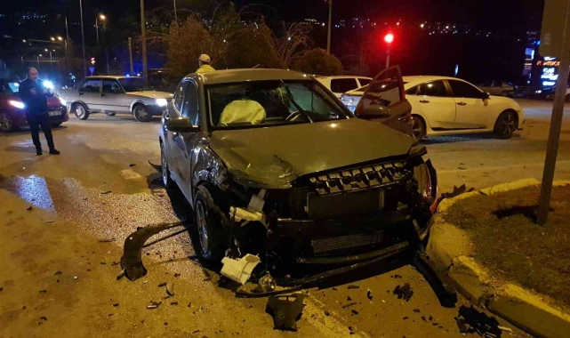 Kazaya karıştı, şoförün kendisi olmadığını iddia etti, alkolmetreyi üflemeyi reddetti