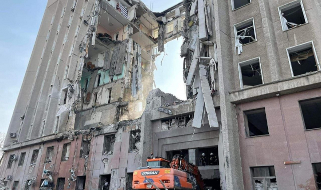 Mikolayiv'de vurulan valilik binasında bilanço ağırlaşıyor: 12 ölü, 33 yaralı