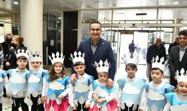 Mustafakemalpaşa belediyesinde çocuklardan Dünya Su Gününe özel gösteri