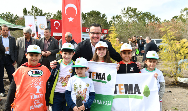 Mustafakemalpaşa'nın minik arıları bal ormanına dokundu