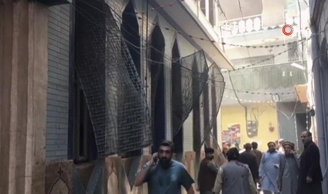 Pakistan'da camiye bombalı saldırı: 30 ölü, 50'den fazla yaralı