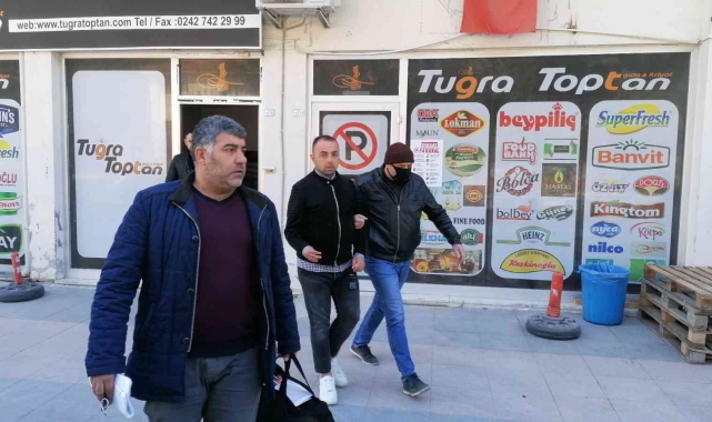 Randevu usulüyle çalışan dolandırıcı vatandaşın tuzağıyla yakalandı
