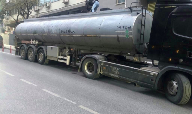Sokak ortasındaki tankerde 26 ton kaçak akaryakıt ele geçirildi