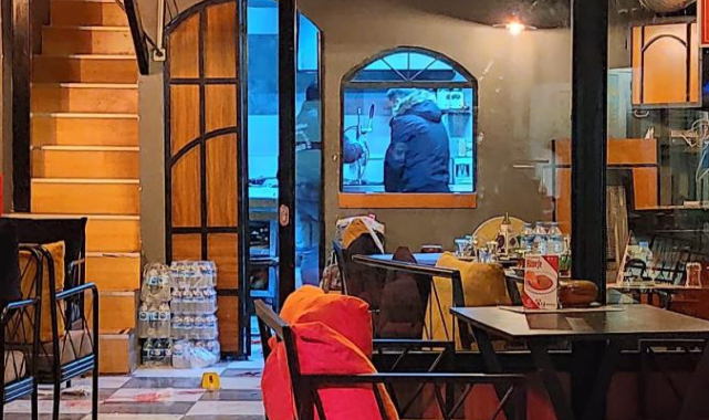 Taksim'de silahlı saldırgan kafede dehşet saçtı: 2 yaralı