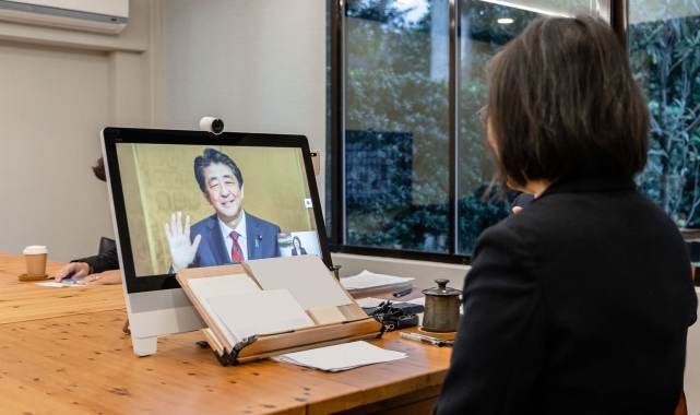 Tayvan Lideri Japonya'nın eski Başbakanı ile görüştü