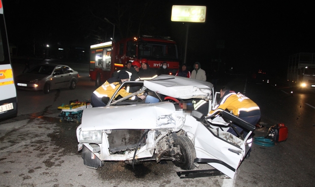 Tıra arkadan çarpan otomobilin sürücüsü öldü öldü