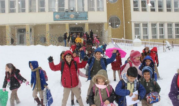 Tokat'ta taşımalı eğitime kar engeli