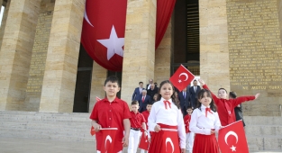 23 Nisan coşkuyla kutlanıyor