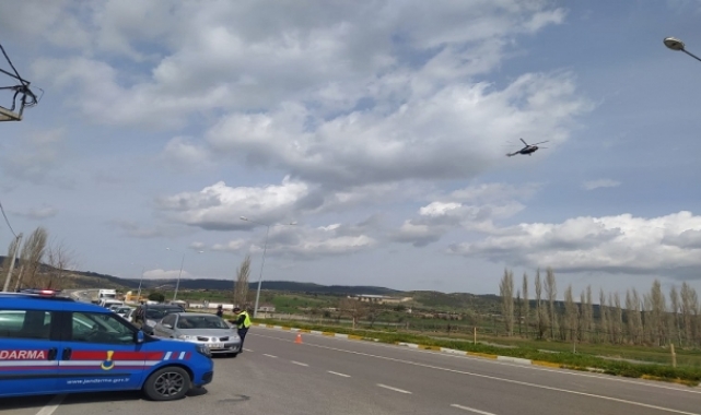 Balıkesir'de jandarma helikopter destekli trafik denetimi yaptı