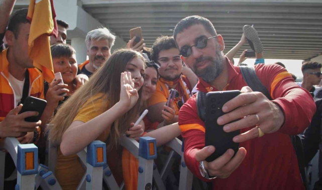 Galatasaray kafilesi İzmir'de