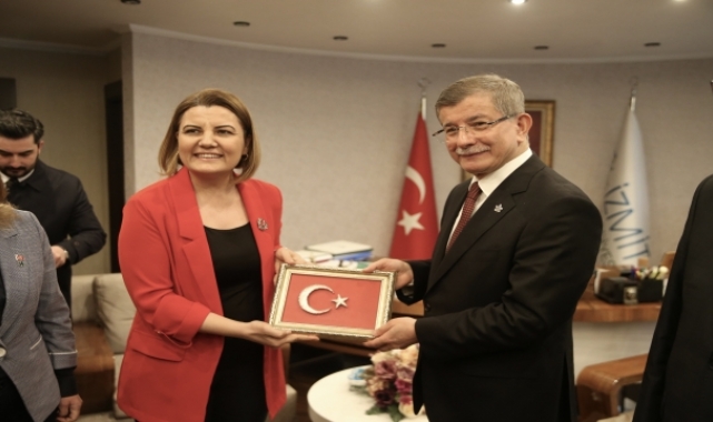 Gelecek Partisi Genel Başkanı Davutoğlu, Kocaeli'de basın mensuplarıyla bir araya geldi