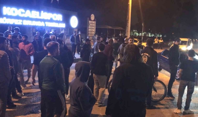 Kocaelisporlu taraftarlardan oyunculara büyük tepki