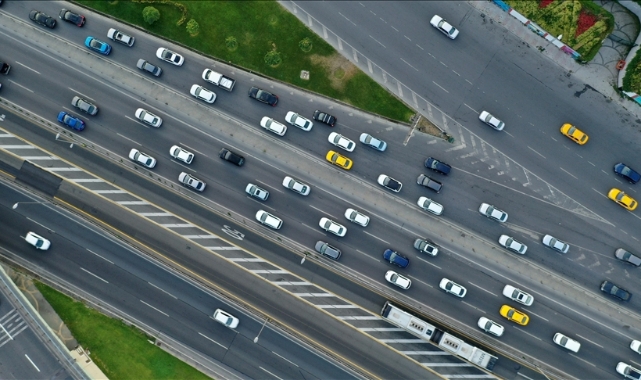 Motorlu kara taşıtları 2020'de 300,6 milyar kilometre yol katetti