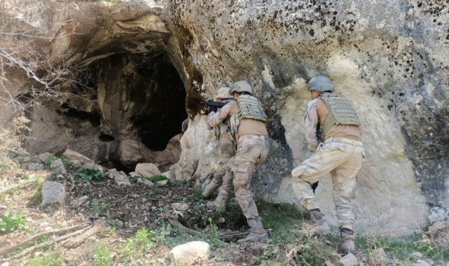 MSB: 'Barış Pınarı ve Fırat Kalkanı bölgelerinde 12 PKK/YPG'li terörist etkisiz hale getirildi'