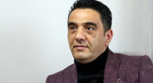 Şair Bülent Parlak vefat etti