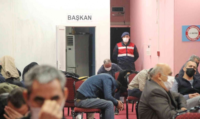 Sendika şubesine kumar baskını