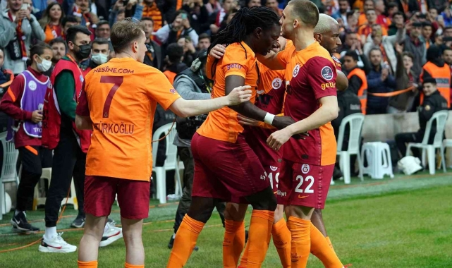 Spor Toto Süper Lig: Galatasaray: 2 - Karagümrük: 0 (İlk yarı sonucu)