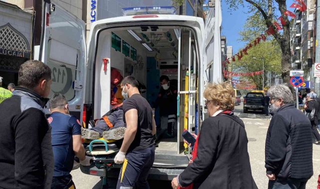 Yolun karşısına geçmek isteyen adama ticari taksi çarptı