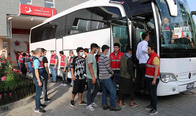31 bin 30 düzensiz göçmen sınır dışı edildi
