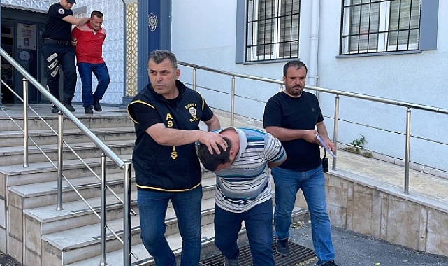 Bursa'da gaz kokusu yayılan evlerinde "kablolu düzenek" bulunan baba oğul gözaltına alındı