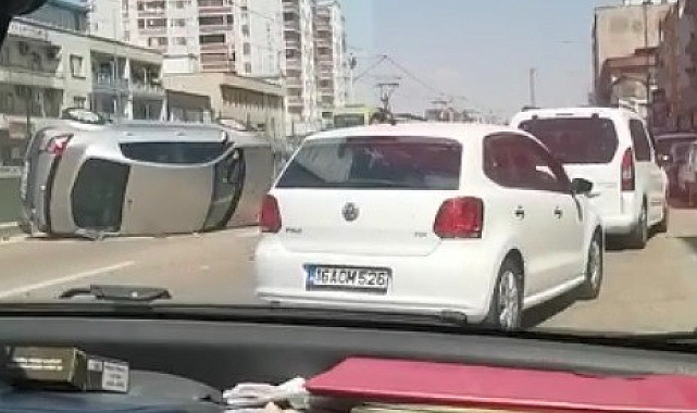 Bursa'da otomobil düz yolda takla attı