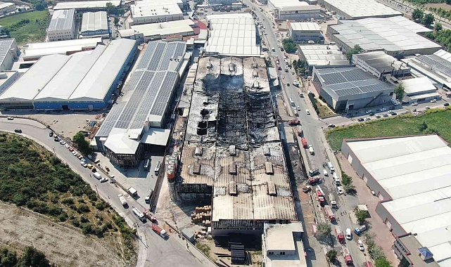 Bursa'da yalıtım malzemeleri üreten fabrika yangını tamamen söndürüldü