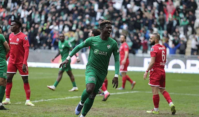Bursaspor'un Portekizli futbolcusu Joao Pedro takıma veda etti