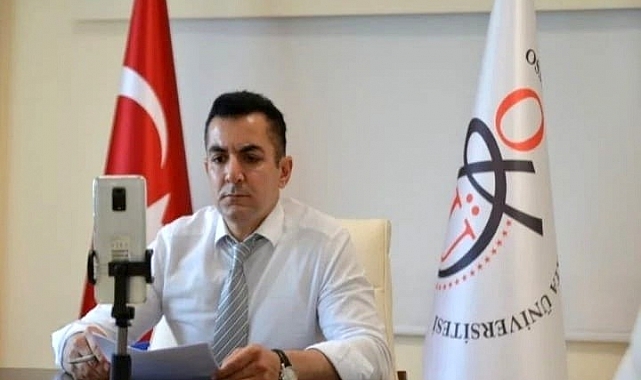 Derste kalp krizi geçirip hayatını kaybeden öğretim üyesi son yolculuğuna uğurlandı