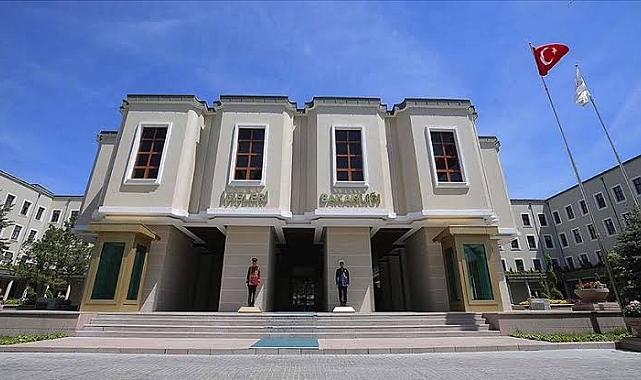 İçişleri Bakanlığı: "Müzik yayın saati gece 01.00'e kadar uzatıldı"