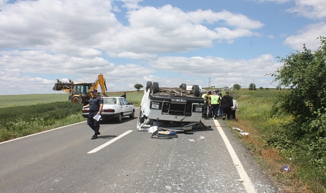 Keşan'da otomobille minibüsün çarpışması sonucu 1 kişi yaralandı