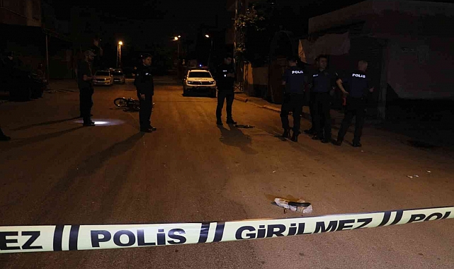 Motosiklet üzerinde ellerinde kalaşnikofla saldırıya giden şüpheliler polise yakalandı