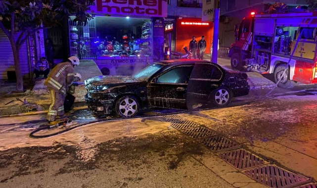 Şişli'de bir otomobil alev alev yandı