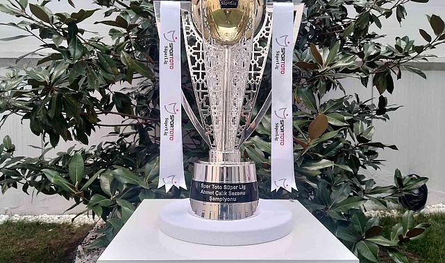 Trabzonspor'un şampiyonluk kupası Ankara'da sporseveler ile buluştu