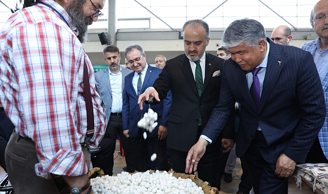 Türk dünyasının geleneksel sanatları vitrine çıktı