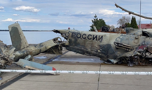 Ukrayna'da nehirden Rus helikopterinin enkazı çıkarıldı