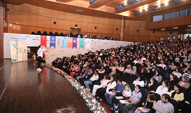 Üniversite yolunda gençlere tam destek