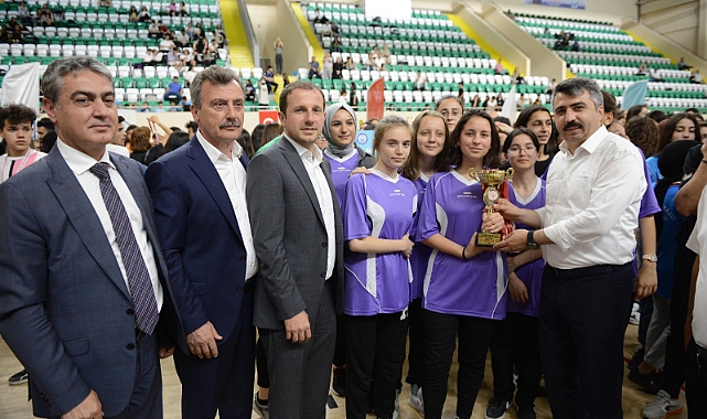 Yıldırım Belediyesi Okul Sporları Şenliği tamamlandı
