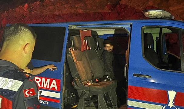 3 noktada yangın çıkardı, 4'üncü yerde suçüstü yakalandı