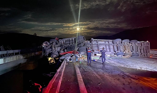 Ankara'da tır devrildi: 1 yaralı