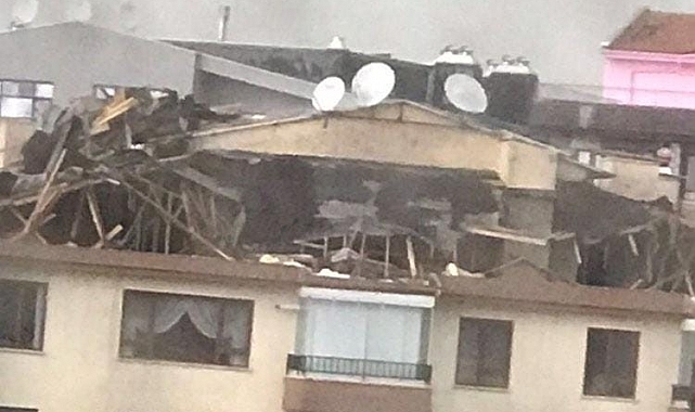 Ankara'daki fırtına çatıları uçurdu