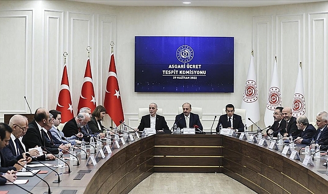 Asgari Ücret Tespit Komisyonu 2022'nin ikinci altı ayında asgari ücrete yapılacak artışı görüştü