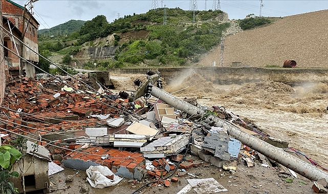 Bartın'da evlerini yıkan selden 20 dakikayla kurtuldular