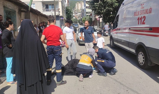 Bursa’da eşi ve çocuğunun gözü önünde otomobil çarptı