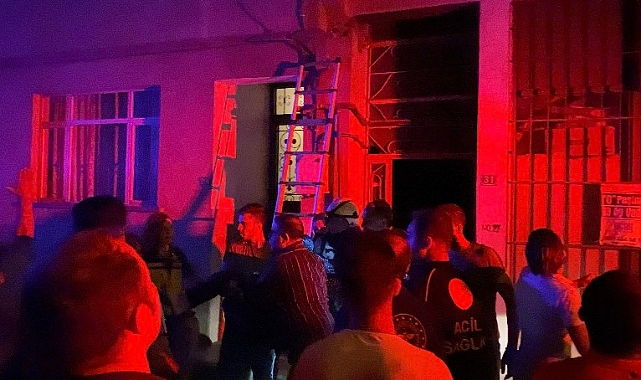 Bursa'da yangın paniği: Dumandan zehirlenen 6 kişiyi mahalleli kurtardı