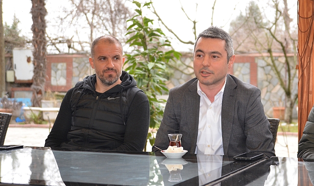 Bursaspor’da teknik direktör belirsizliği sürüyor