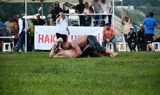 Hüseyin Pehlivan Yağlı Güreşleri'nin şampiyonu Recep Kara oldu