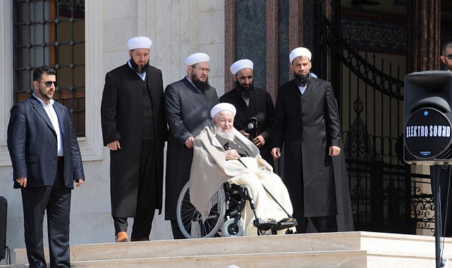 İsmailağa Cemaatinin lideri Mahmut Ustaosmanoğlu hayatını kaybetti