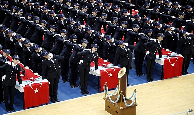 İstanbul'da 499 kadın polis memuru mezuniyet sevinci yaşadı