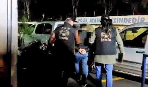 İzmir merkezli FETÖ operasyonunda 10 tutuklama